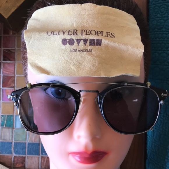 1980s Oliver Peoples frames and sunglass clip. Gunmetal and matte black. - Picture 10 of 11
